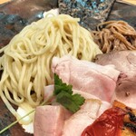 飯田商店 - 肉と白麺