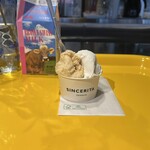 ジェラテリア シンチェリータ - キャラメルカルダモンとアバウトチャイニーズ