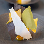 プレゼンテ スギ - 2024.4 お花のエアーアイス（マリーゴールドのアイス、マリーゴールドのゼリーソース、チーズケーキ）