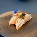 プレゼンテ スギ - 2024.4 杉寿司（自家製鰹魚醤GVしまあじ、N25キャヴィア、しまあじ肝ソース）