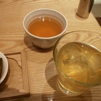 京都石塀小路豆ちゃ 有楽町 - ドリンクはフリー