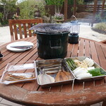 山太 - テーブルそろそろ塗り直さないと！