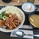 松屋 - 豚バラ唐揚げ丼 890円は高い気がする