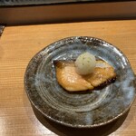 鮨 しゅんぺい - 鮭西京焼き辛味大根添え