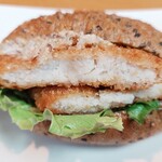 リトルマーメイド - ごま塩パン白身魚サンド