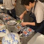 オステリア マンジャーレ - 目の前で調理を見ることができます