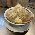 らーめん大 - 240211らーめん並900円ヤサイオオメニンニク平打ち麺