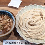 武蔵野うどん 蔵内 - 肉汁うどん特盛　黒