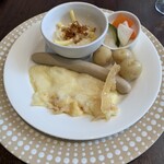 湯島天神横ラクレットグリル チーズ料理＆スイスワインのお店 - 