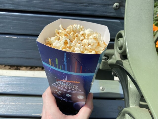 ポップコーンワゴン ザ・ガゼーボ横 - リゾートゲートウェイ