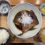 定越食堂 - 真鯛のカブト煮付け定食(限定1)2100円、だったかな