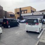 赤湯ラーメン 龍上海 - 駐車場より