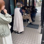 赤湯ラーメン 龍上海 - 外待ち「最後尾」より