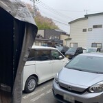 赤湯ラーメン 龍上海 - 外待ち「最後尾」より