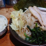 家系 らーめん 實家 - 