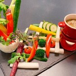 生野菜とオリジナルレシピのバーニャカウダ