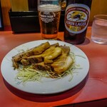 Chim Man - おつまみチャーシュー410円と瓶ビール650円です。