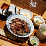 izakaya草 - 炭焼き豚丼