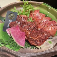 牛刺しと焼肉 仔虎 クリスロード店 - 
