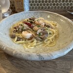 中崎パスタ店 山根屋 - Aセット(1,000円)
            プリプリ海老とキノコのオイルソース･サラダ付き