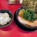 家系ラーメン たつ家 - 