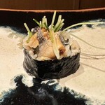 Sushi Ryuujirou - 穴キュウ、細切りにされた胡瓜とトロッとした穴子の組み合わせは最高でした