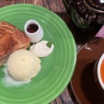 GRANNY SMITH  APPLE PIE & COFFEE - 