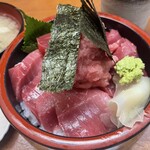 悠久 - まぐろ丼のアップ。