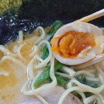 横浜家系ラーメン 若虎家 - 