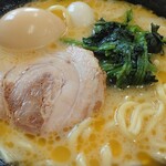 横浜家系ラーメン 若虎家 - 料理写真: