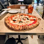 L'Antica Pizzeria da Michele - マルゲリータ デカっ