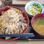 Sukiya - 明太マヨチーズ牛丼(期間限定)メガ+とん汁サラダセット