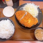 とんから亭 - 厚切り上ロースかつ。