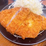 とんから亭 - 厚切り上ロースかつ。