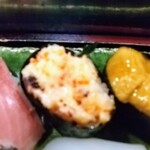 寿司と地魚料理　大徳家 - 【本日のおまかせ握り】の子持ちヤリイカと飛魚の卵