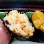 寿司と地魚料理　大徳家 - 【本日のおまかせ握り】の子持ちヤリイカと飛魚の卵