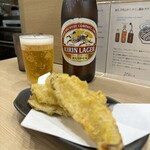 本格派博多うどん はし田たい吉 - ごぼう天¥200、瓶ビール（中）¥600