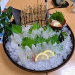 活魚料理一徳 - 単品で注文したカワハギの造りと肝