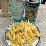 岩崎酒店 - 翠ジンソーダとポテト