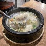 Kyuushuu Sumibi Sakaba Batten - 炊き餃子(鶏白湯にんにく)
