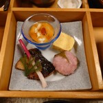 Tagoto Soumian - ◯ミニ桜餅
                      小さいながらも味わいはシッカリと美味しいなあ
                      
                      ◯だし巻き卵
                      甘みがあまりなく、塩感が良くて美味しい
                      
                      ◯早良の味噌焼き
                      香ばしく焼かれていて美味しい
                      
                      ◯湯葉