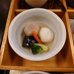 Tagoto Soumian - ◯煮物
                      練り物、里芋、ブロッコリー、茄子が
                      甘味ある醤油出汁で煮られていて美味しい