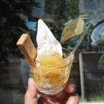 杉養蜂園 - 巣房蜜ソフトクリーム
