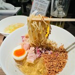 塩生姜らー麺専門店 MANNISH - 