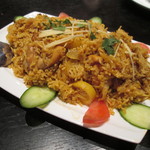 チャミヤラキッチン - ('14/02）チキンビリヤニ（1200円）インドの炊き込みご飯ですが、この店の調理法はチャーハンタイプでした。
      
      