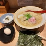 Yaki Ago Shio Ramen Takahashi - ハマグリと焼きあご塩らー麺お茶漬けセット（大盛り）