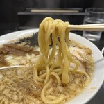 燕三条らーめん潤 - もっちり食感の太麺