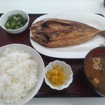 四日市ヒモノ食堂 - 定食で800円税込み