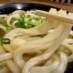 讃岐麺房 すずめ - ガシッとした食べ応えのうどん