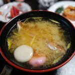 松月 - 大名椀。鯛、小さめながら半身あると、多い、、、餅もあるし。